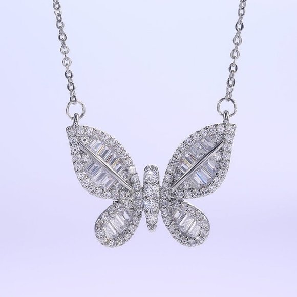 *NEW 18K White Gold Diamond Butterfly Necklace A - Picture 5 of 7
